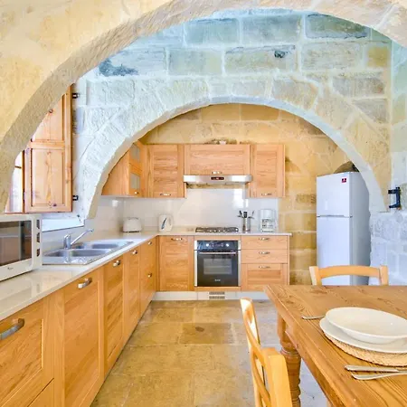 Sleeps 6 With Pool And Wifi 别墅 *