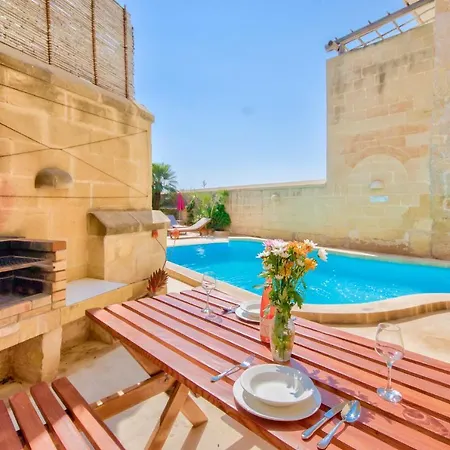 Sleeps 6 With Pool And Wifi 别墅