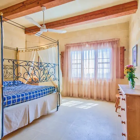 Sleeps 6 With Pool And Wifi *